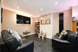 Meadow Head Drive Meadowhead